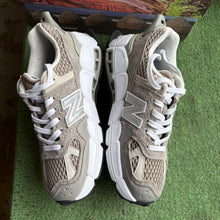 Load image into Gallery viewer, New Balance X Salehe 574 Yurts Size 9
