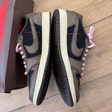 Load image into Gallery viewer, Jordan Travis Scott Mocha Low 1s Size 11
