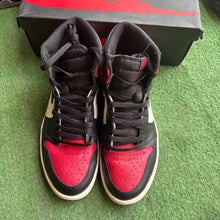 Load image into Gallery viewer, Jordan Bred Toe 1s Size 9
