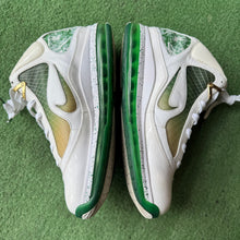 Load image into Gallery viewer, Nike Lebron MTAG 7s Size 10.5
