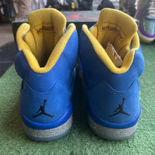 Load image into Gallery viewer, Jordan Laney Varsity Royal 5s Size 10
