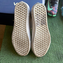 Load image into Gallery viewer, Vans Pearlized Marshmallow Old Skool 36s Size 8
