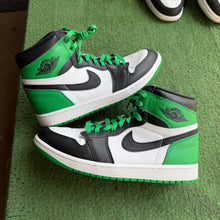 Load image into Gallery viewer, Jordan Lucky Green 1s Size 9
