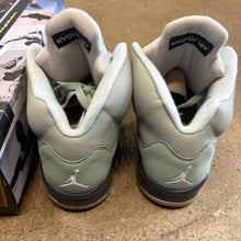 Load image into Gallery viewer, Jordan Jade Horizon 5s Size 10
