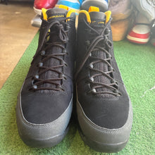 Load image into Gallery viewer, Jordan Charcoal Gold 9s Size 13
