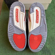 Load image into Gallery viewer, Jordan Georgia Peach 3s Size 11.5W/10M
