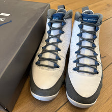 Load image into Gallery viewer, Jordan Flint 9s Size 9
