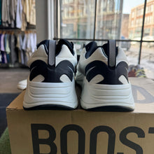 Load image into Gallery viewer, Yeezy Analog MNVM Laceless 700s Size 12.5
