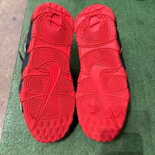 Load image into Gallery viewer, Nike Air More Uptempo Size 9.5

