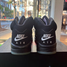 Load image into Gallery viewer, Jordan 2016 Metallic 5s Size 11
