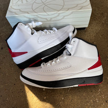 Load image into Gallery viewer, Jordan Chicago 2s Size 9.5
