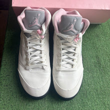 Load image into Gallery viewer, Jordan Medium Soft Pink Size 8.5
