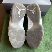 Load image into Gallery viewer, Jordan Cool Grey 9s Size 9
