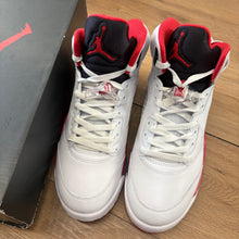 Load image into Gallery viewer, Jordan Black Tongue Fire Red 5s Size 9
