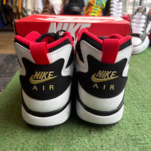 Load image into Gallery viewer, Nike 49ers Air Diamond Turfs Size 13
