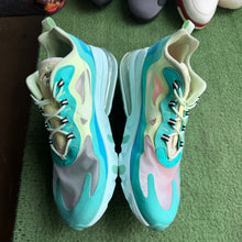 Load image into Gallery viewer, Nike React Air Max 270s Size 14
