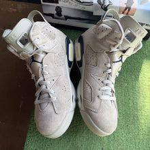 Load image into Gallery viewer, Jordan Georgetown 6s Size 10
