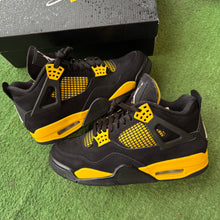 Load image into Gallery viewer, Jordan Thunder 4s Size 8
