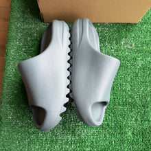 Load image into Gallery viewer, Adidas Yeezy Slate Marine Slides Size 5
