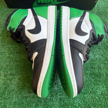 Load image into Gallery viewer, Jordan Lucky Green 1s Size 10
