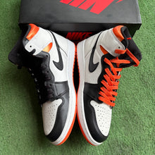 Load image into Gallery viewer, Jordan Electro Orange 1s Size 9.5
