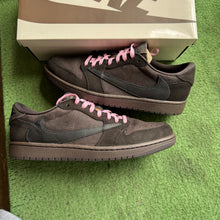 Load image into Gallery viewer, Jordan Travis Scott Velvet Brown Low 1s. Size 11.5
