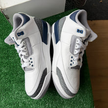 Load image into Gallery viewer, Jordan Midnight Navy 3s Size 8
