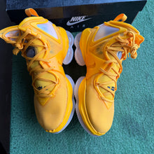 Load image into Gallery viewer, Nike LeBron Hard Hat 19s Size 9
