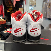 Load image into Gallery viewer, Jordan Fire Red 5s Size 9

