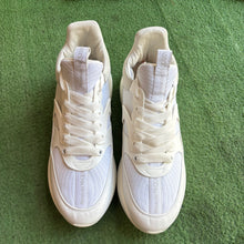 Load image into Gallery viewer, Alexander McQueen Sneakers Size 43
