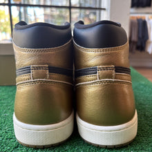 Load image into Gallery viewer, Jordan Metallic Gold 1s Size 10.5
