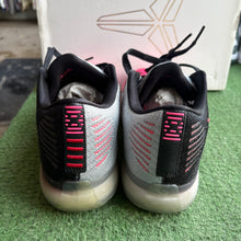 Load image into Gallery viewer, Nike Kobe Mambacurial Elite 10s Size 8
