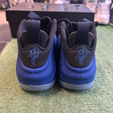 Load image into Gallery viewer, Nike Deep Royal Foamposites Size 9.5
