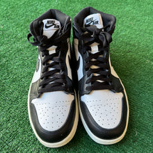 Load image into Gallery viewer, Jordan Black White 1s Size 8.5
