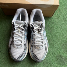 Load image into Gallery viewer, ASICS White Pure Silver GT 2160s Size 9
