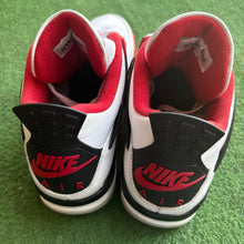 Load image into Gallery viewer, Jordan Fire Red 4s Size 9.5
