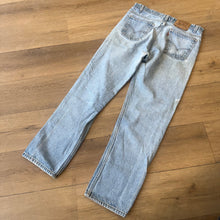Load image into Gallery viewer, Vintage Levis Orange Tab 505s Size 34x30
