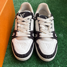 Load image into Gallery viewer, Louis Vuitton Trainers Size 7.5UK
