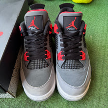 Load image into Gallery viewer, Jordan Infrared 4s Size 6Y
