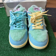 Load image into Gallery viewer, Nike SB Verdy Visty Low Dunks Size 11
