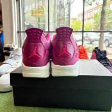 Load image into Gallery viewer, Jordan Valentines Day 4s Size 6Y
