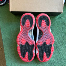 Load image into Gallery viewer, Jordan Bred Low 11s Size 9.5

