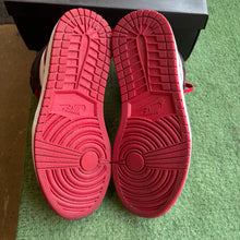 Load image into Gallery viewer, Jordan Bloodline 1s Size 8
