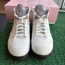 Load image into Gallery viewer, Jordan Medium Pink 5s Size 10.5
