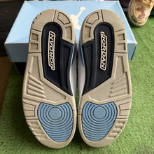 Load image into Gallery viewer, Jordan UNC 3s Size 8.5
