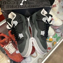 Load image into Gallery viewer, Jordan Fear 4s Size 9
