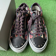 Load image into Gallery viewer, Vans Floral Rivets Old Skool 36s Size 11
