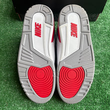Load image into Gallery viewer, Jordan Fire Red 3s Size 9

