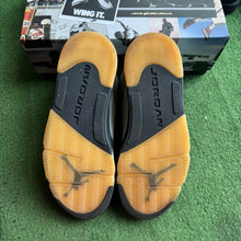 Load image into Gallery viewer, Jordan Jade Horizon 5s Size 11
