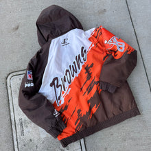 Load image into Gallery viewer, Vintage Cleveland Browns Logo Athletic Splash Jacket Size L
